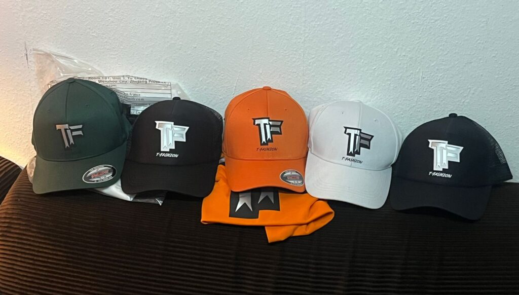 23. La Casquette de la Marque TF