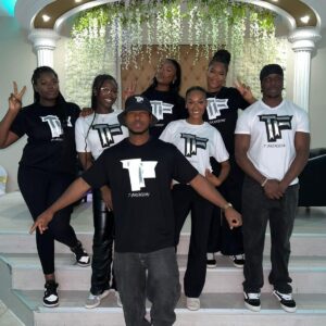 22. T-shirt de la Marque TF